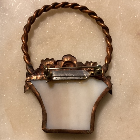 Vintage basket of flowers brooche - Picture 8 of 9